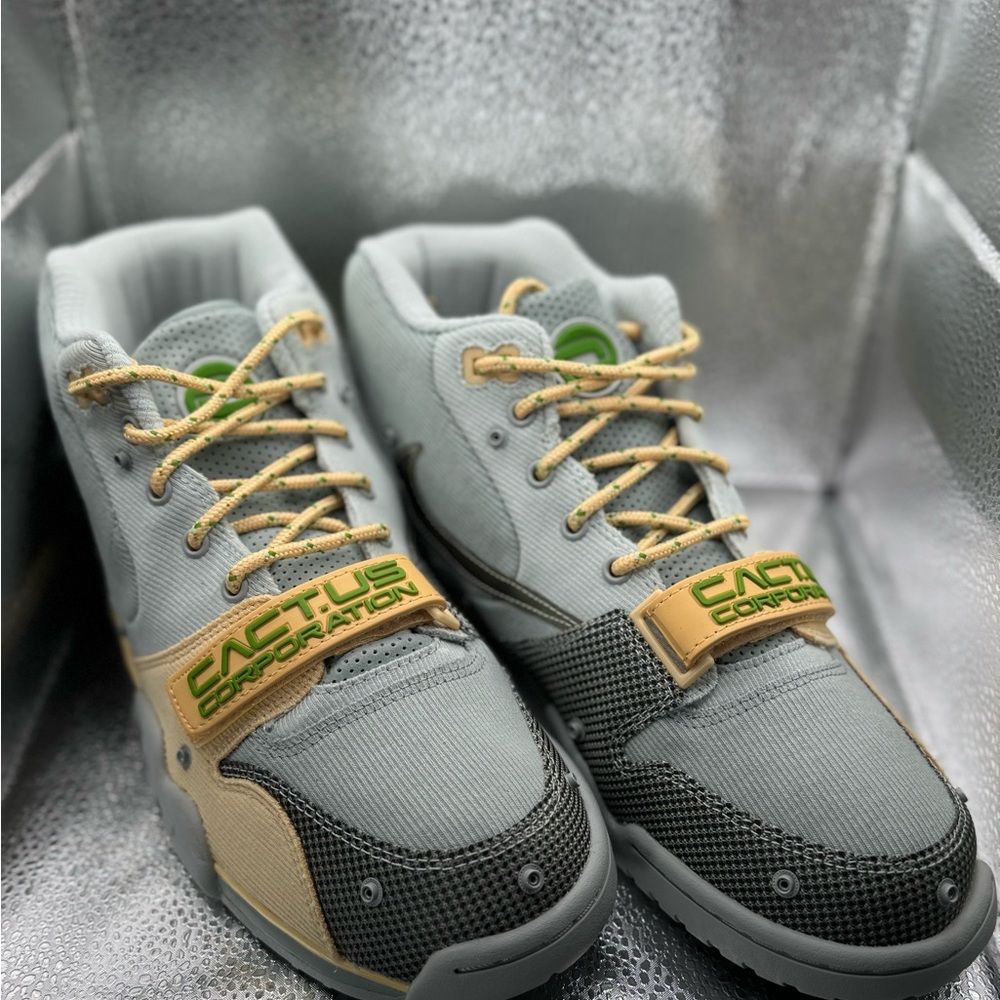 Travis Scott Nike Trainers Sz 9